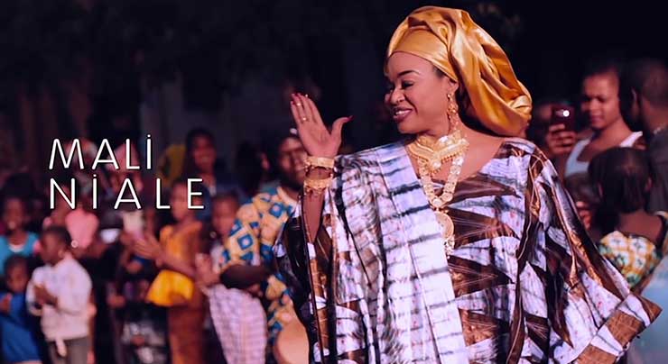 OUMOU SANGARÉ - MALI NIALÉ (VidéoClip 2018)