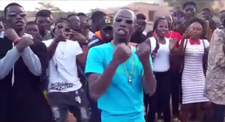 BIWORO GANG - LARE HOVA (VidéoClip 2019) 13 BIWORO GANG - LARE HOVA (VidéoClip 2019)