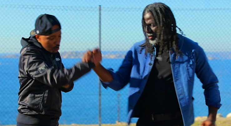 TIKEN JAH FAKOLY Ft. SOPRANO - LE MONDE EST CHAUD (VidéoClip 2019)